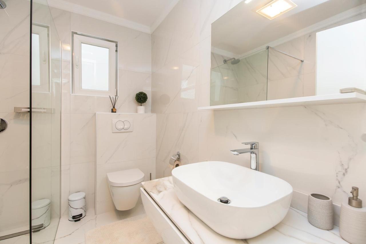 Apartment Parentium Porec Bagian luar foto