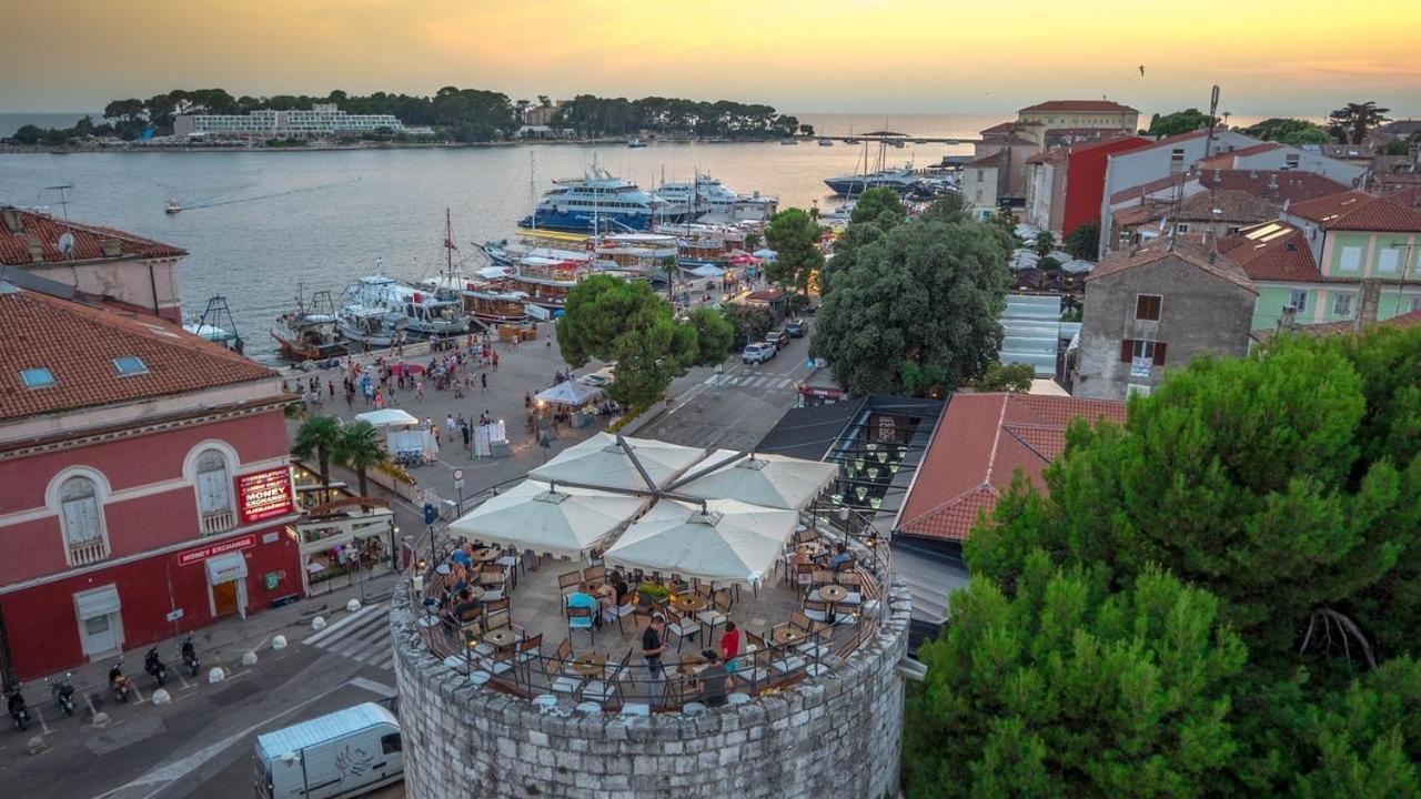 Apartment Parentium Porec Bagian luar foto